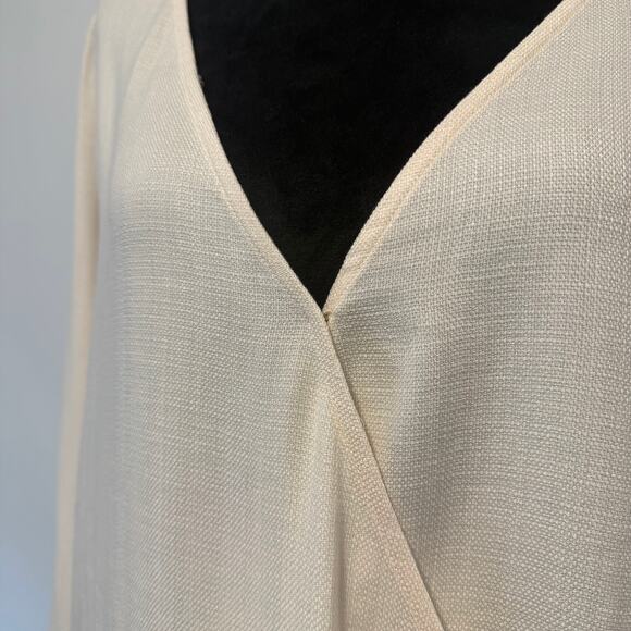 NWT Vetta Capsule Versatile Gathered Sleeve Wrap Top Cream Color Size XL - Picture 8 of 16